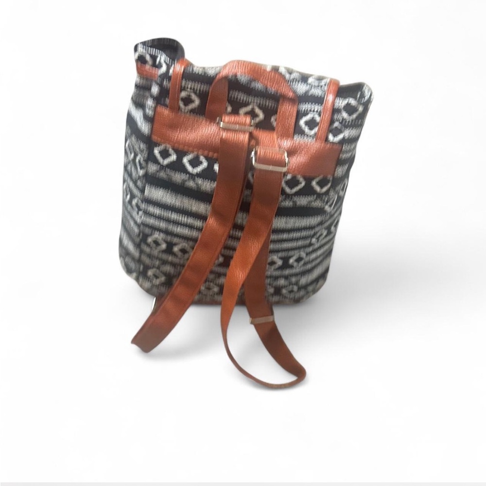 Tribal Backpack‎ - Picture 3 of 6